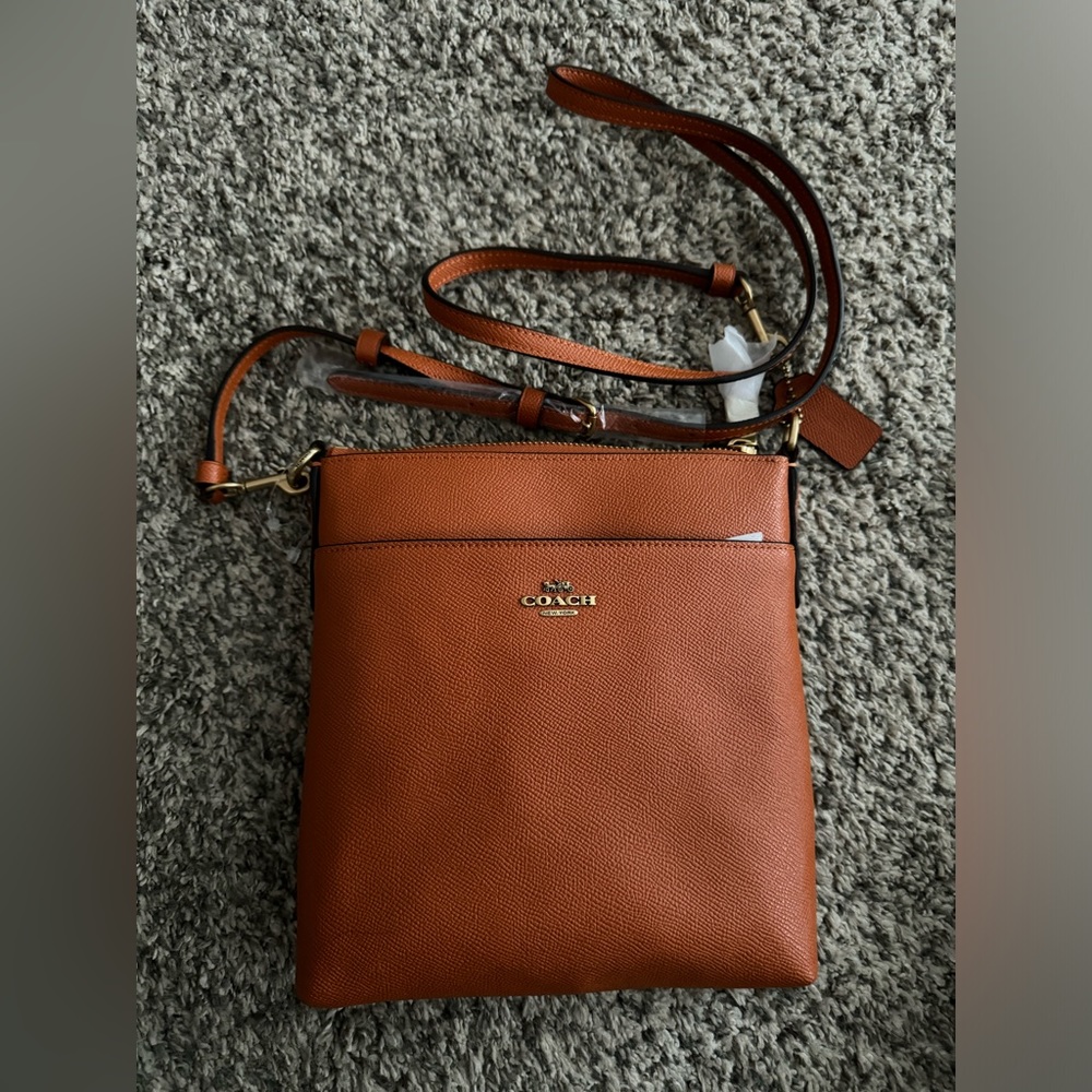 New without tag brown COACH Cross Body Purse